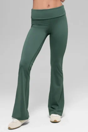 Alo Softsculpt 7/8-Foldover-Flare-Leggings – Clover Green