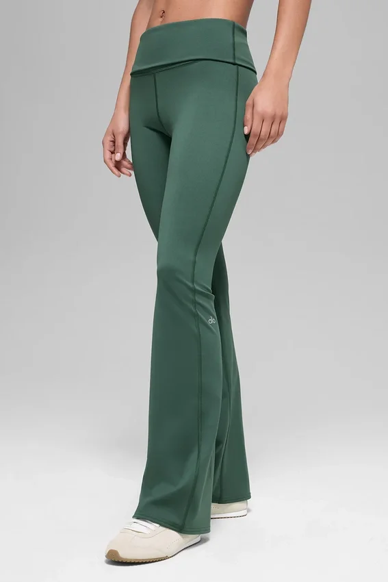 Alo Softsculpt 7/8-Foldover-Flare-Leggings – Clover Green