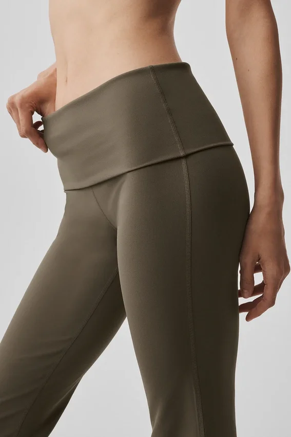 Alo Softsculpt 7/8-Foldover-Flare-Leggings – Olive Tree