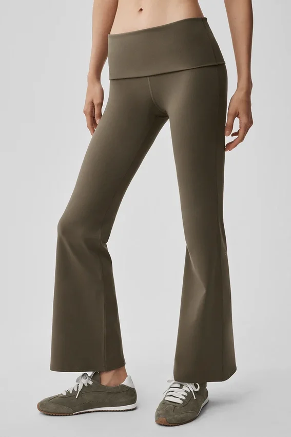 Alo Softsculpt 7/8-Foldover-Flare-Leggings – Olive Tree