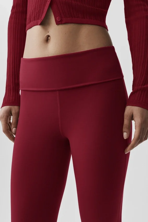 Alo Softsculpt 7/8-Foldover-Flare-Leggings – Summer Romance Red