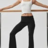 Alo Softsculpt 7/8-Leggings mit umgeschlagenem, ausgestelltem Bein – Schwarz