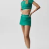 Alo Softsculpt „Amp It Up“ Tennisrock – Emerald Isle