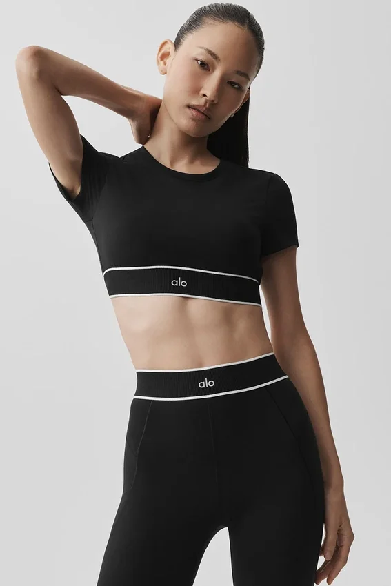 Alo Softsculpt „Amp It Up“ Kurzarmshirt-BH – Schwarz