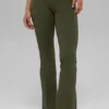 Alo Softsculpt High-Waist 7/8 Bootcut Leggings – Olivgrün