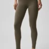 Alo Softsculpt High-Waist 7/8-Leggings – Olive Tree