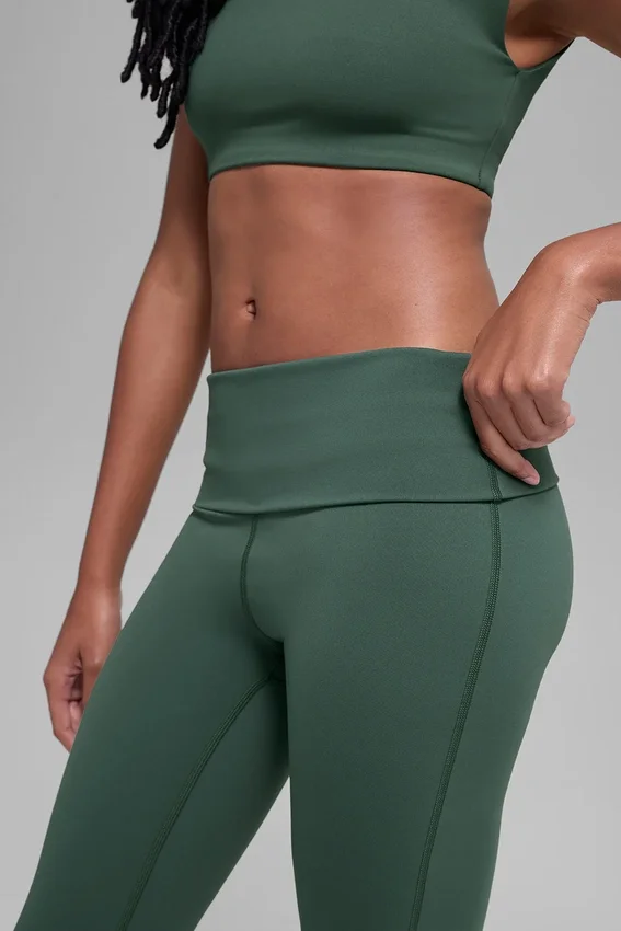 Alo Softsculpt Leggings mit umgeschlagenem Bund und ausgestelltem Bein – Clover Green
