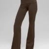 Alo Softsculpt Leggings mit umgeschlagenem Saum und ausgestelltem Bein – Espresso