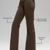 Alo Softsculpt Leggings mit umgeschlagenem Saum und ausgestelltem Bein – Espresso