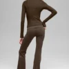 Alo Softsculpt Leggings mit umgeschlagenem Saum und ausgestelltem Bein – Espresso