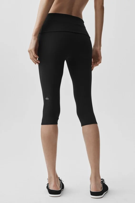 Alo Softsculpt Low-Rise Foldover Capri – Schwarz