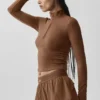 Alo Softsculpt Precision Langarmshirt mit 1/4-Reißverschluss – Sun Kissed Brown