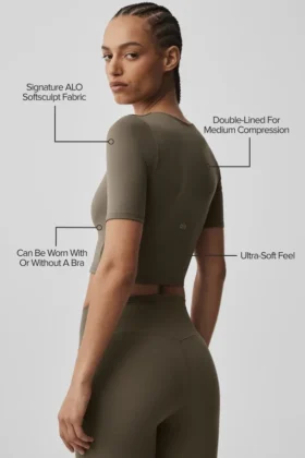 Alo Softsculpt Precision T-Shirt mit halben Ärmeln – Olive Tree
