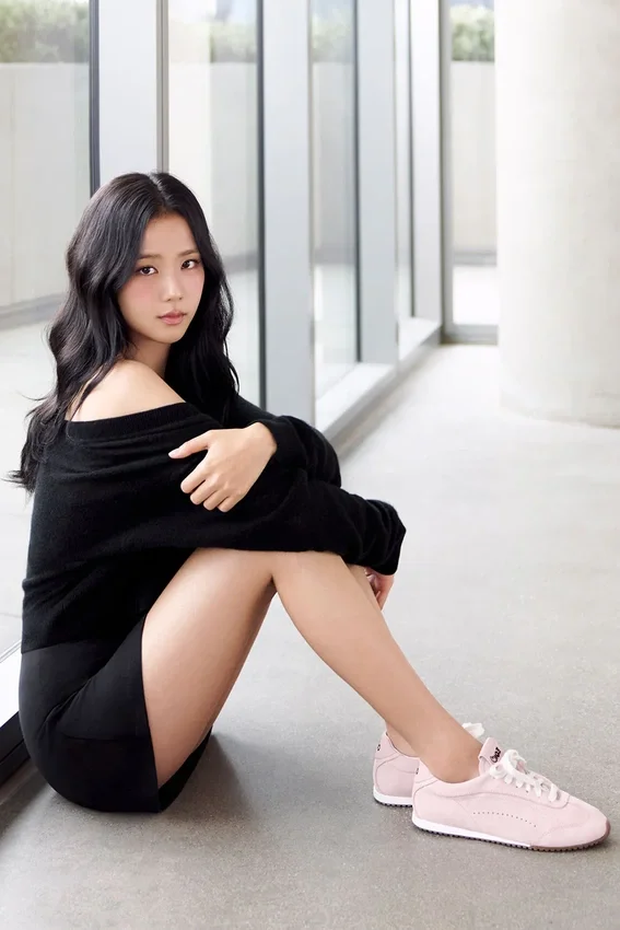 Alo Sunset Sneaker + Jisoo – Bloom Pink