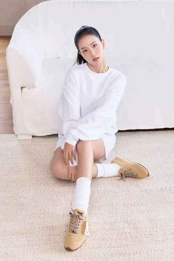 Alo Sunset Sneaker + Jisoo – Caramel Cream