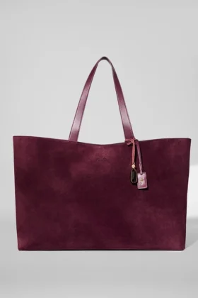 Alo Tranquility Shopper – Bordeauxfarbenes Wildleder