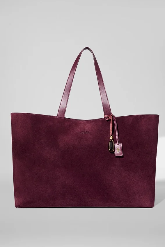 Alo Tranquility Shopper – Bordeauxfarbenes Wildleder