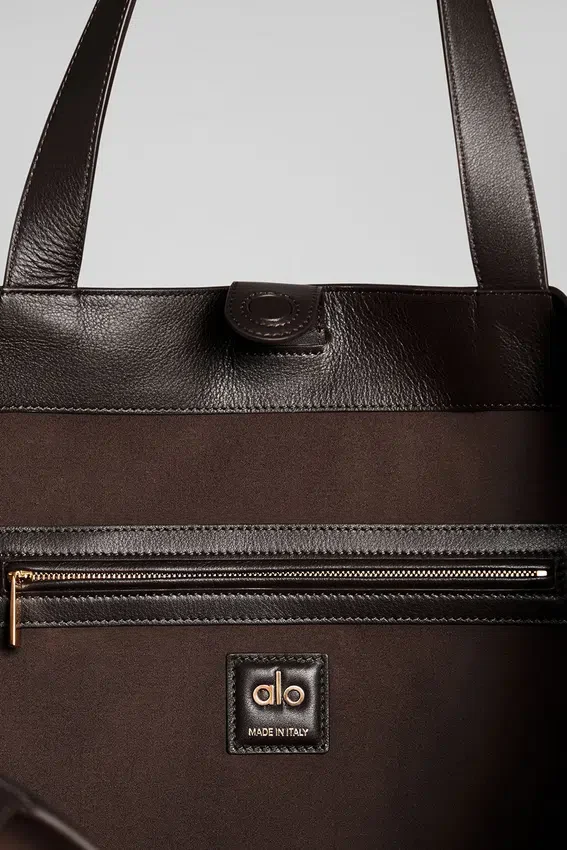 Alo Tranquility Shopper – Espresso-Wildleder