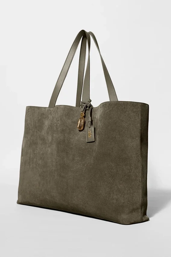 Alo Tranquility Shopper – Olivenbaum-Wildleder