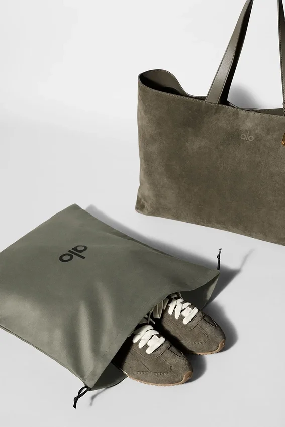 Alo Tranquility Shopper – Olivenbaum-Wildleder