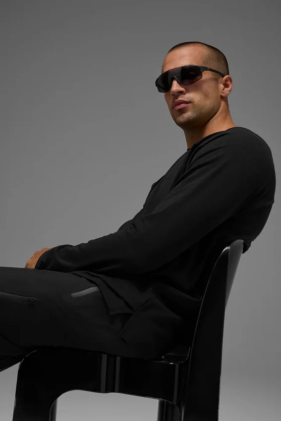 Alo Vapor Langarmshirt mit Rundhalsausschnitt – Schwarz