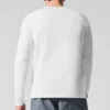 Alo Vapor Langarmshirt mit Rundhalsausschnitt – Weiß