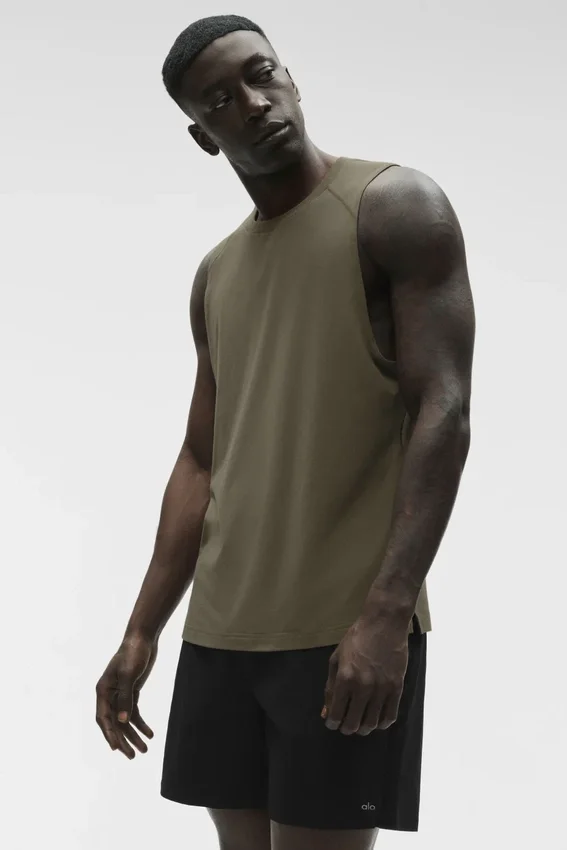 Alo Vapor Muscle Top – Olive Tree