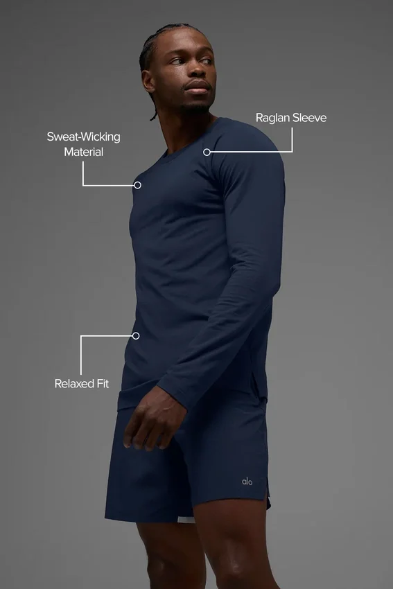Alo Vapor Rundhals-Langarmshirt – Marineblau