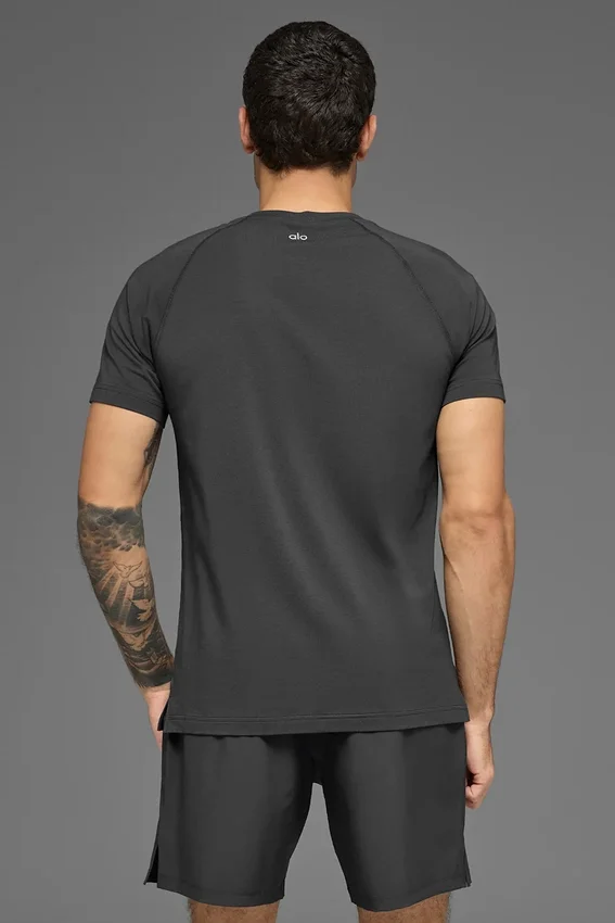 Alo Vapor Rundhals-Shirt mit Kurzarmshirts – Anthrazit