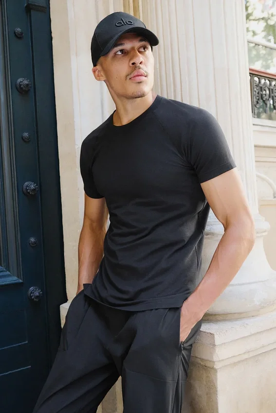 Alo Vapor Rundhals-Shirt mit Kurzarmshirts – Schwarz