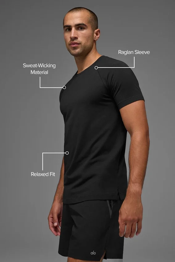 Alo Vapor Rundhals-Shirt mit Kurzarmshirts – Schwarz