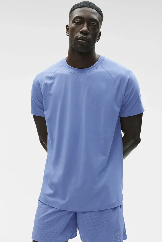 Alo Vapor Rundhals-T-Shirt mit Kurzarmshirts – Provence-Blau