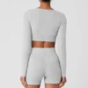 Alolux „Cropped Me Time“-Strickjacke – Athletic Heather Grey