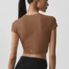 Alosoft Crop Finesse Kurzarmshirt – Sonnengeküsstes Braun