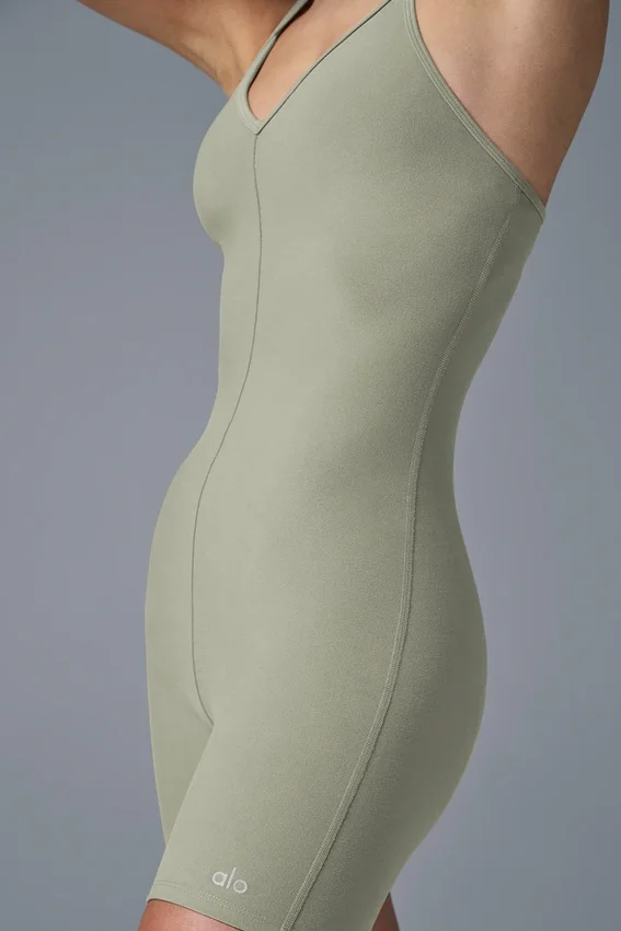 Alosoft „Suns Out“-Onesie – Limestone