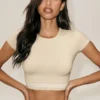 Baumwolle-Kaschmir „My Serve“ Kurzarmshirt – Sandy Beige/Weiß