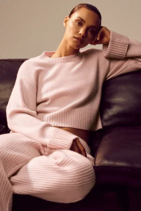 Cashmere Embrace Pullover – Frosted Pink