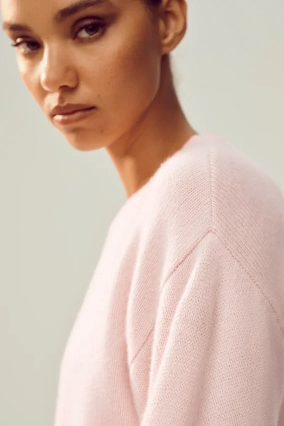 Cashmere Embrace Pullover – Frosted Pink