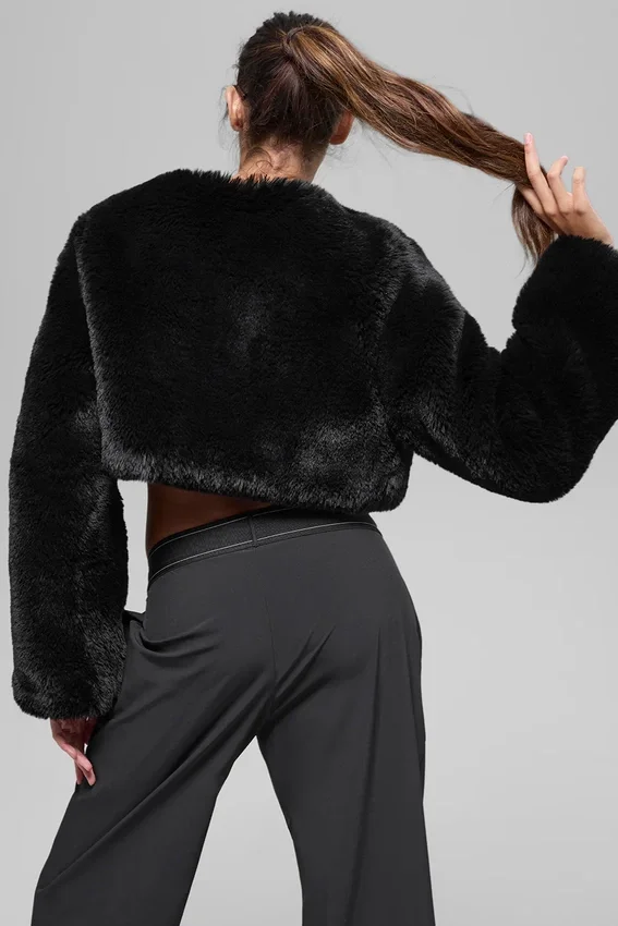 Chic-Kurzjacke aus Kunstfell – Schwarz