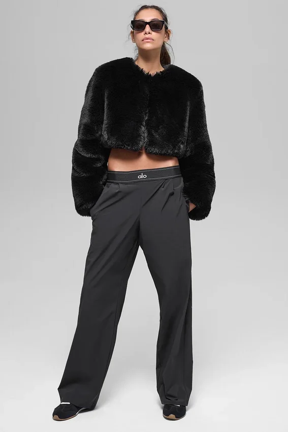 Chic-Kurzjacke aus Kunstfell – Schwarz