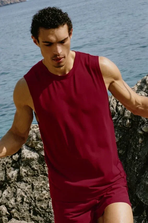 Conquer Muscle Top – Garnet