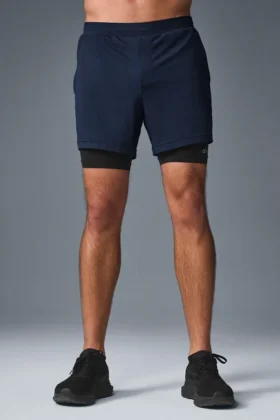 Conquer React 2-in-1 Performance-Shorts – Marineblau/Schwarz