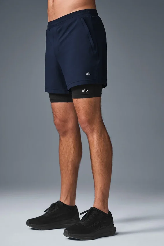 Conquer React 2-in-1 Performance-Shorts – Marineblau/Schwarz