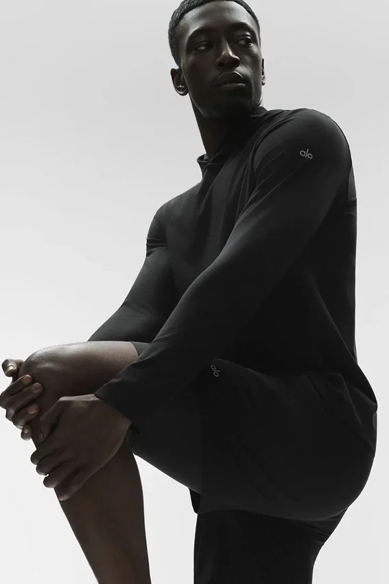 Conquer Reform Langarmshirt mit Kapuze – Schwarz