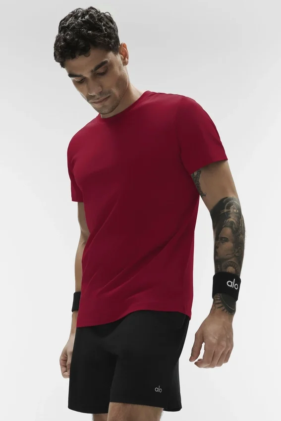 Conquer Reform Rundhals-Kurzarmshirt – Garnet