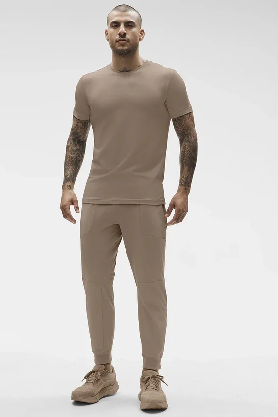 Conquer Reform Rundhals-Kurzarmshirt – Gravel