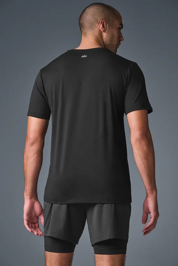 Conquer Reform Rundhals-Kurzarmshirt – Schwarz