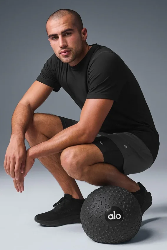Conquer Reform Rundhals-Kurzarmshirt – Schwarz