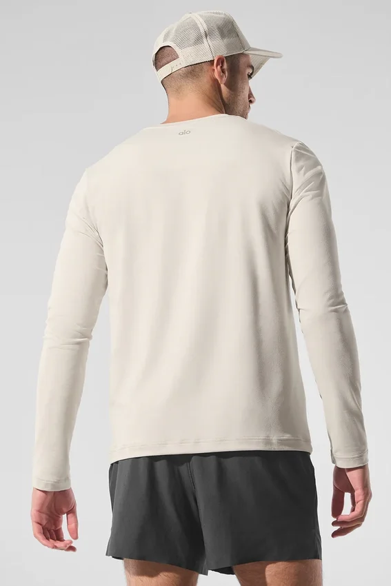 Conquer Reform Rundhals-Langarmshirt – Bone