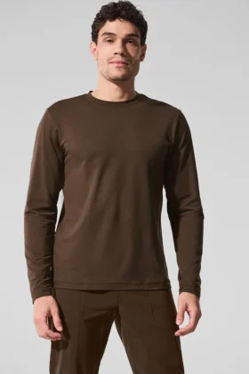Conquer Reform Rundhals-Langarmshirt – Espresso
